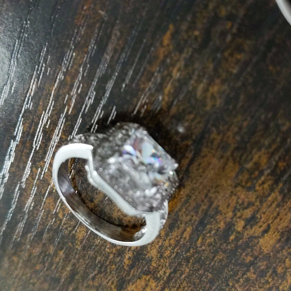 Silver ring - Picture 6 of 9